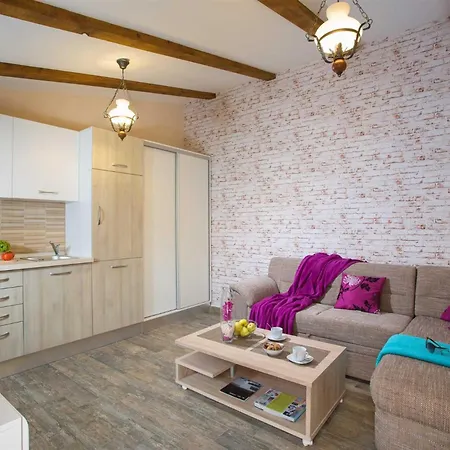 Kazun By Kompas * Valbandon