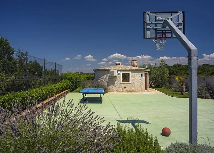 Kazun By Kompas Villa